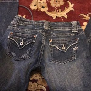 28 straight leg miss Me Jeans